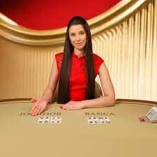 Pengguna mobile membaca deposit pulsa